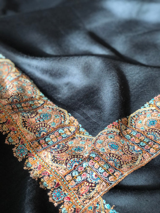 Black border embroidery pashmina shawl 1