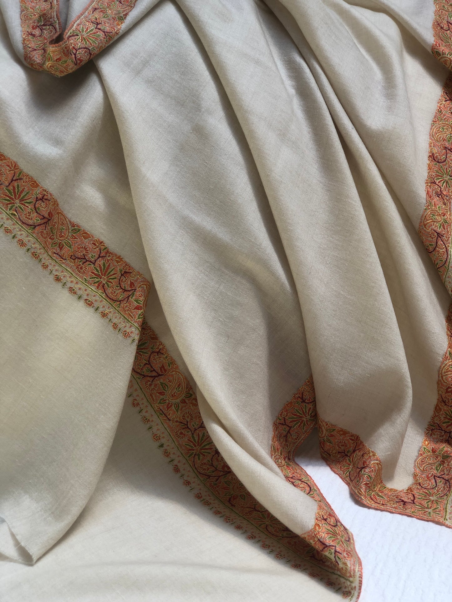 White Dhoordar Embroidery Pashmina Shawl