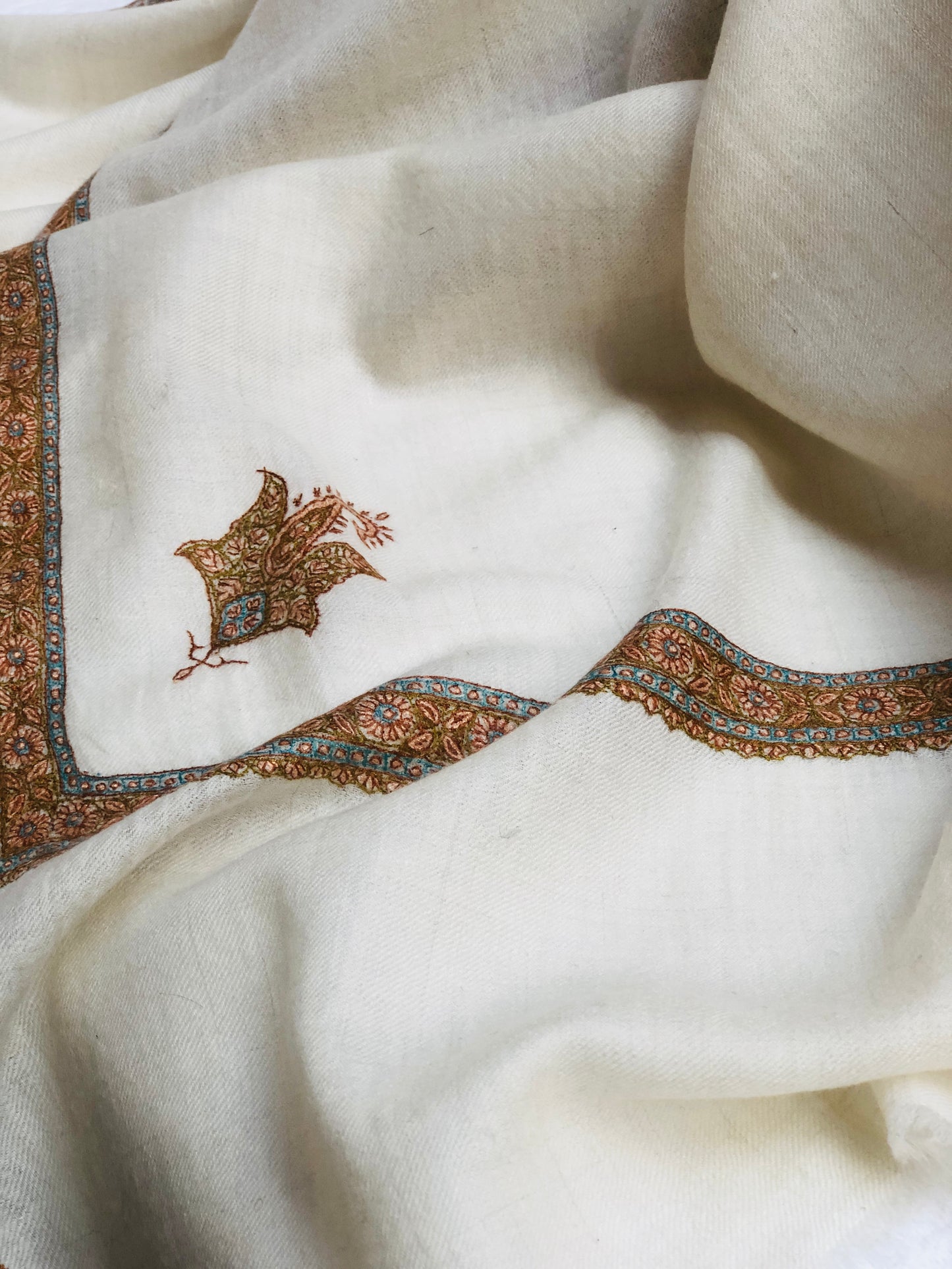 Natural White Hashidar Embroidery Pashmina Shawl