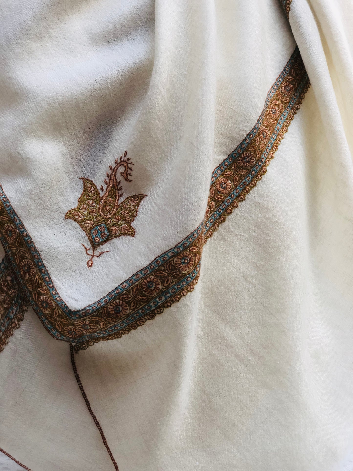 Natural White Hashidar Embroidery Pashmina Shawl