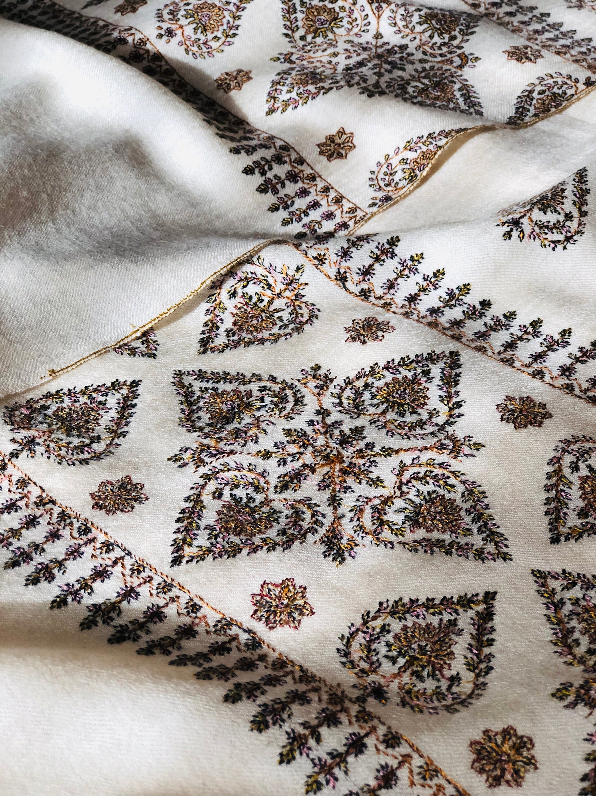 Elegant White Silk Embroidery Pashmina Shawl, Buti Palla Designs