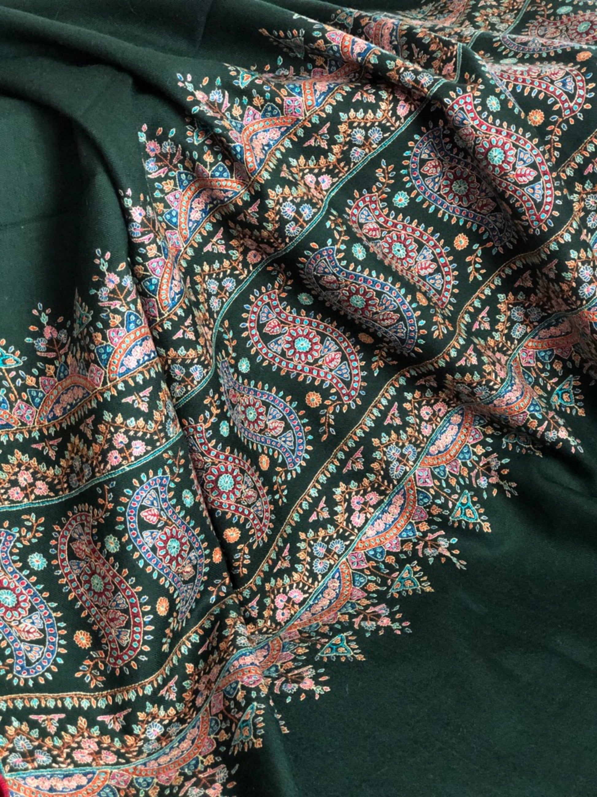 Exclusive Kashmir Pashmina Shawl Sozni Palla Embroidery, Emerald Green 4