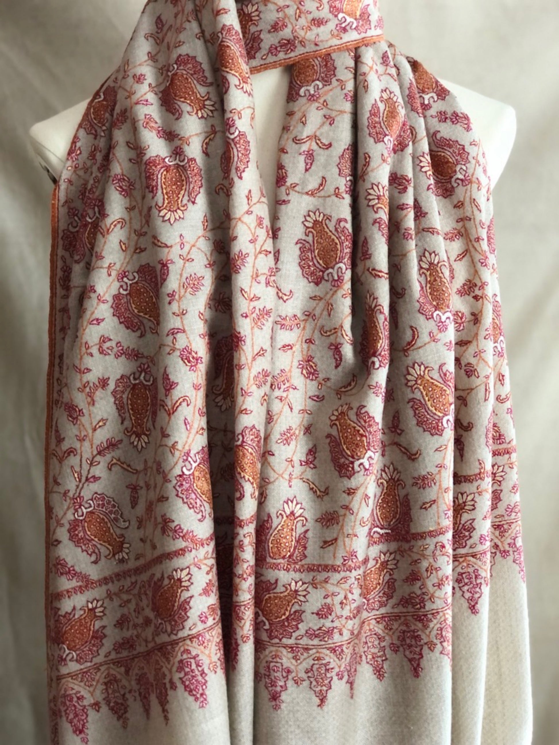 Kashmir Pashmina Shawl Sozni Jamawar Embroidery Floral Design, Natural White 3