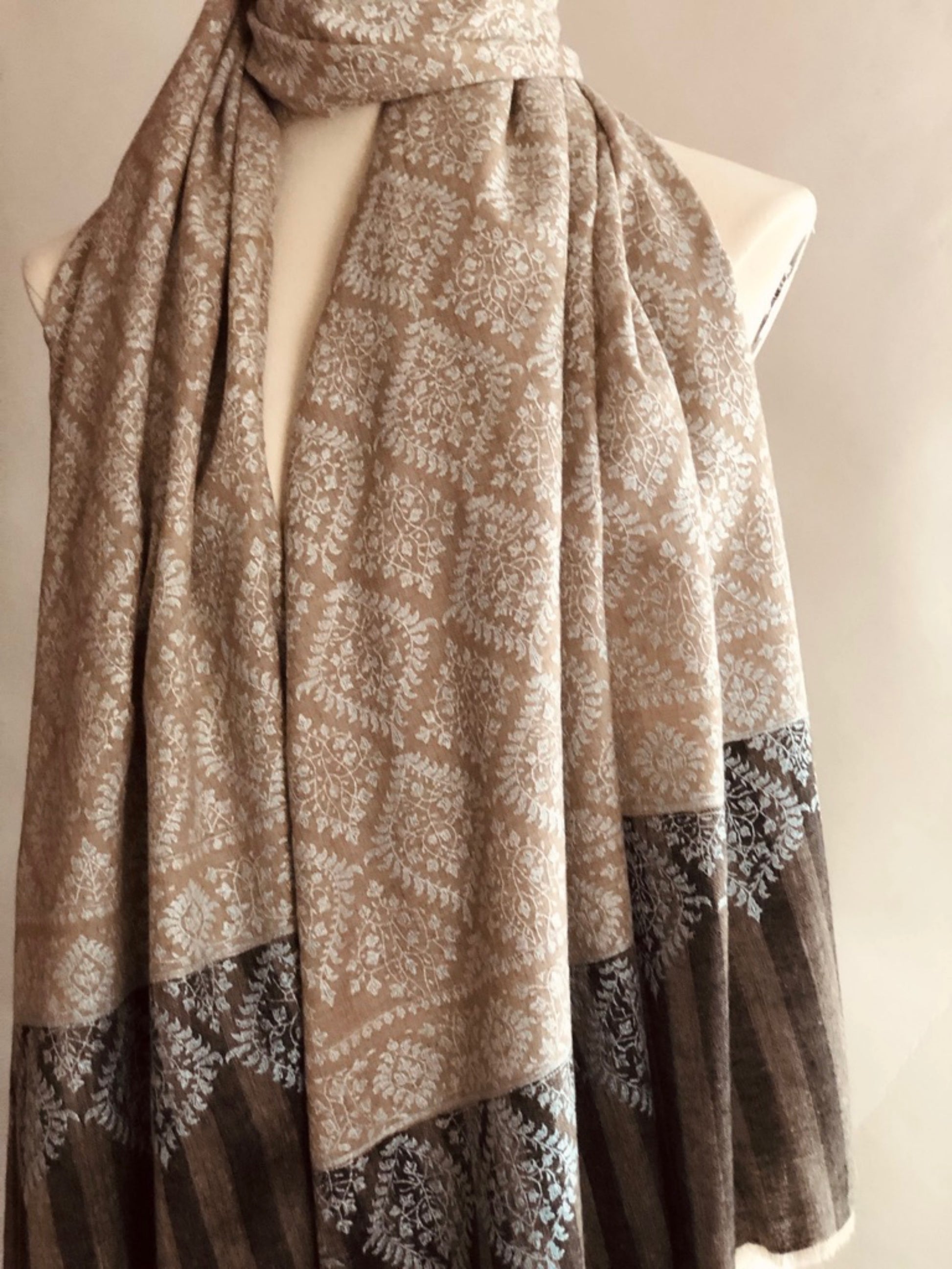 Kashmir Pashmina Shawl Sozni Jamawar Embroidery Diamond Floral Design, Beige Image 5