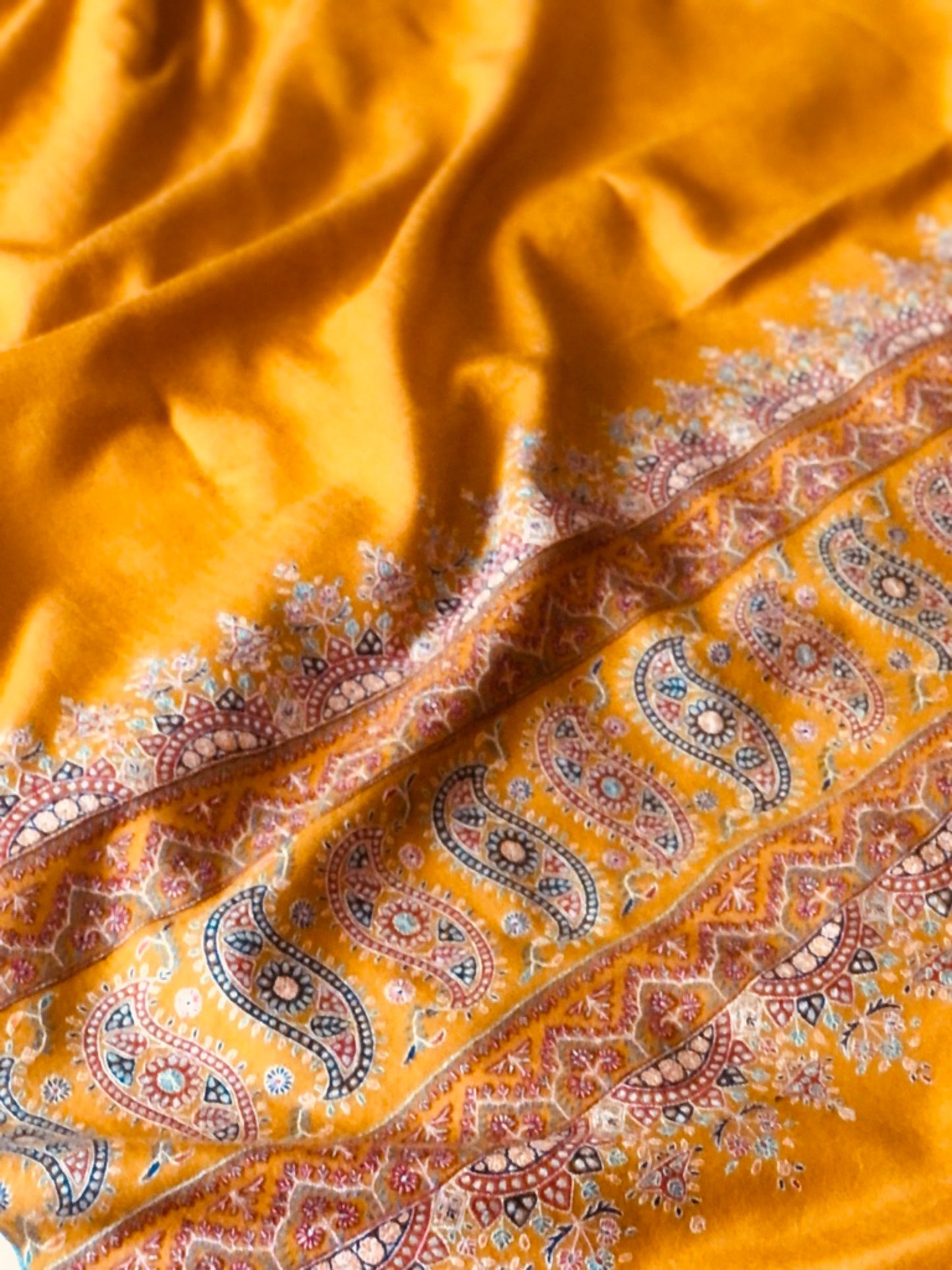 Exclusive Kashmir Pashmina Shawl Sozni Palla Embroidery, Mustard Image 6